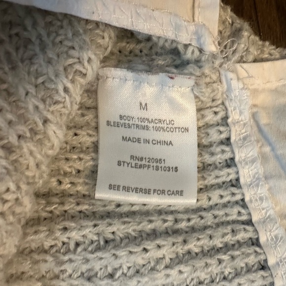 Pink Rose Gray Knit & White Layered Sweater Top – Size M - Picture 7 of 8